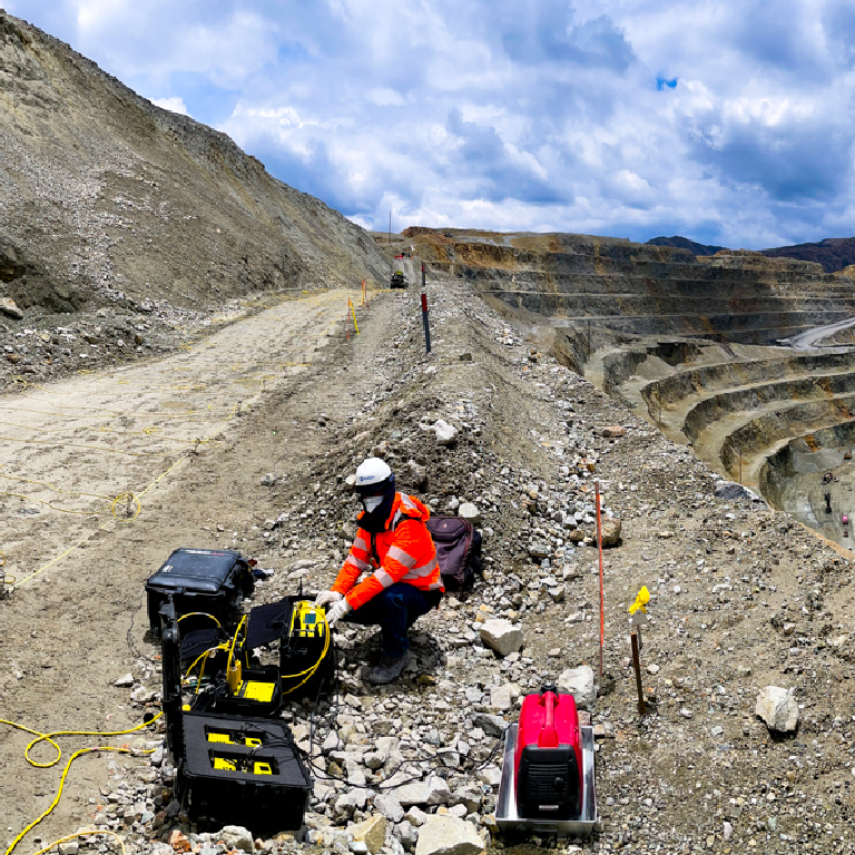 Geofísica al Servicio de la Minería: Perspectivas y estrategias en geofísica minera