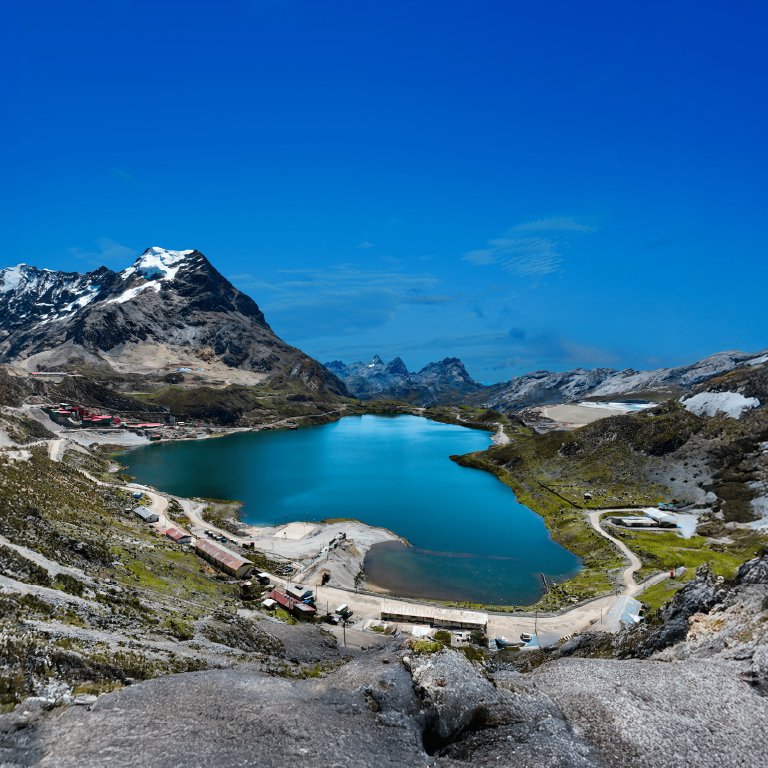 Evaluación del desempeño de una instalación de almacenamiento de relaves filtrados parcialmente construida con relaves no compactados